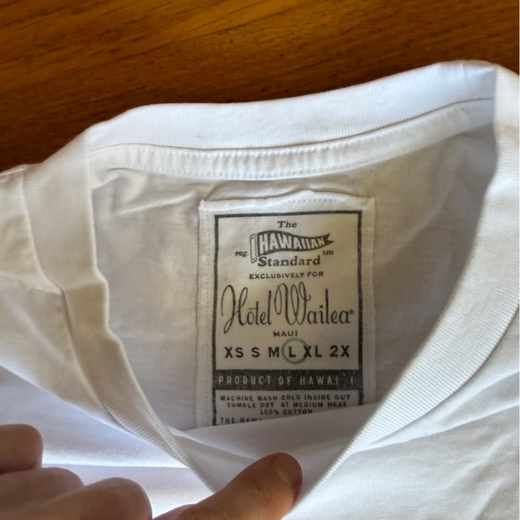 NWT Hotel Wailea Maui White T-Shirt, L - Picture 4 of 6